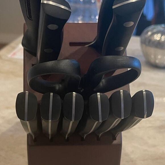 Henckels Dynamic edge knife set 12 pc with block NEW in BOX - Picture 4 of 11